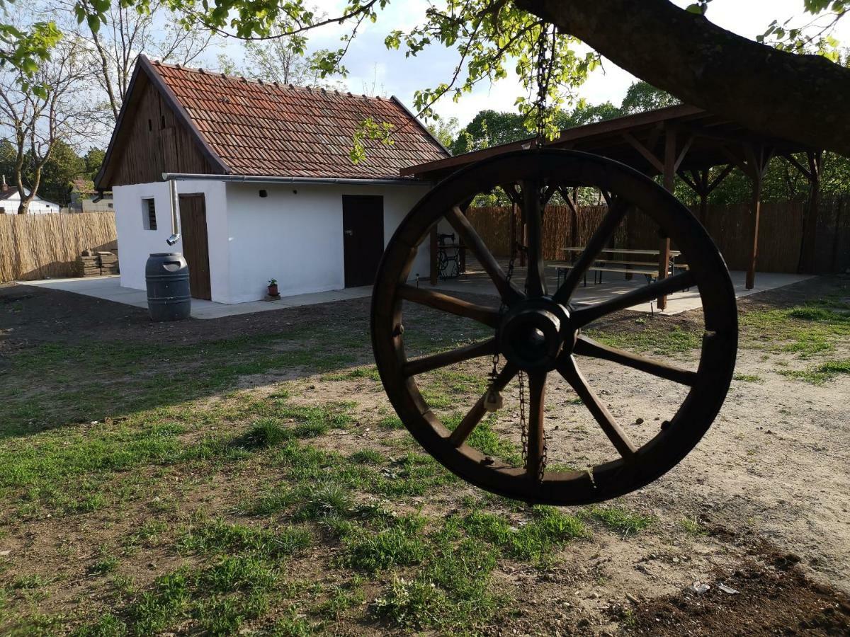 Harsfak Villa Mezokovacshaza ภายนอก รูปภาพ