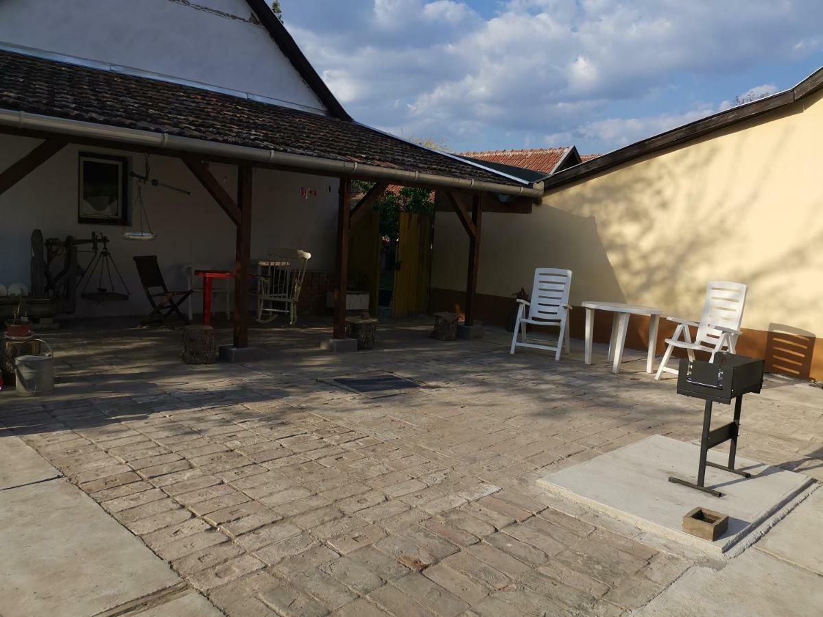 Harsfak Villa Mezokovacshaza ภายนอก รูปภาพ