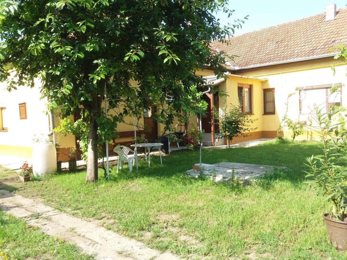 Harsfak Villa Mezokovacshaza ภายนอก รูปภาพ